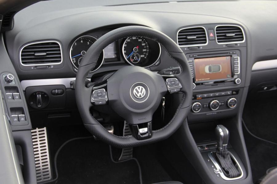  Volkswagen Golf R White Cabriolet 2013 года  (фото 20 из 45)
